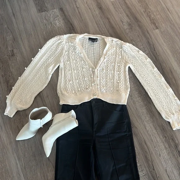 Lantern sleeve cream sweater - Picture 3 of 4